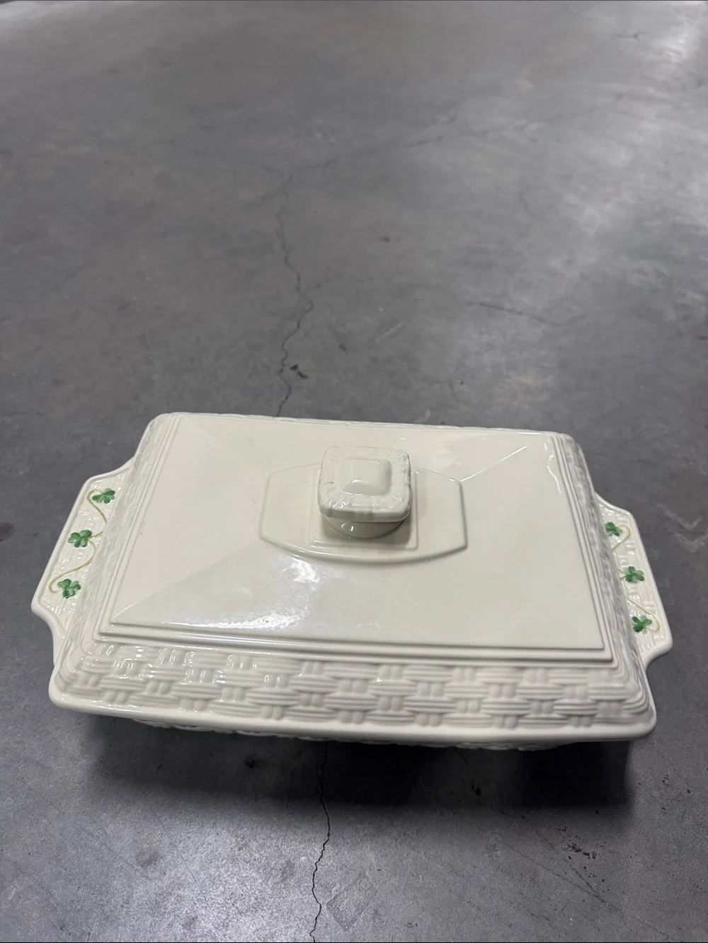 Euc!!! Belleek Everyday Shamrock Celtic Basketweave 2 Qt. Casserole Dish